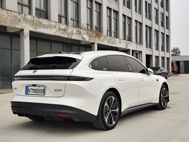 Nio ET5 Touring — Фото автомобиля 9