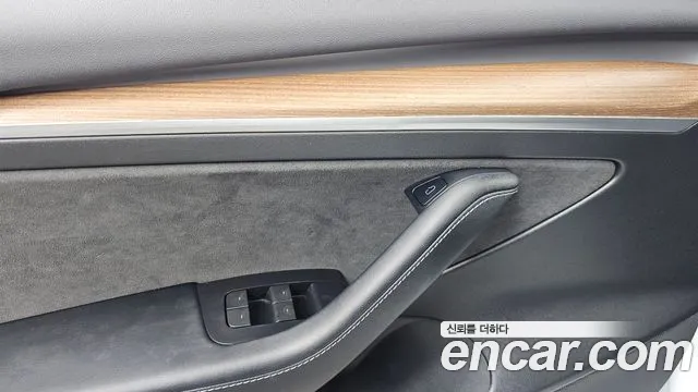 Tesla Model 3 — Фото автомобиля 29