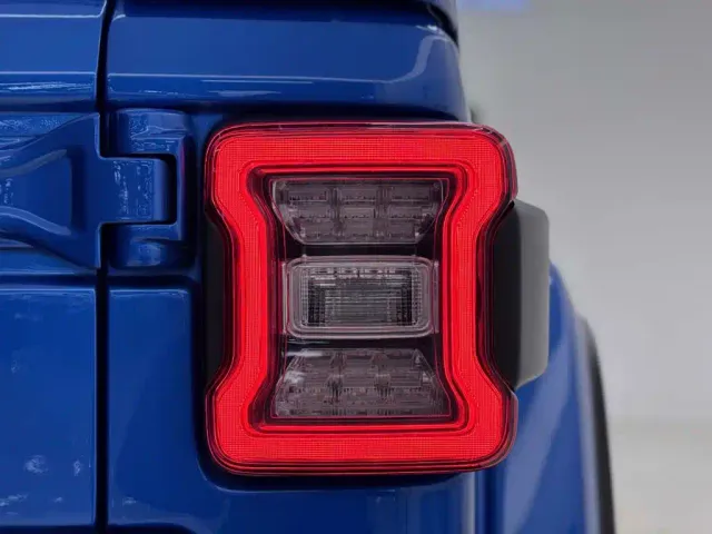 Jeep Wrangler — Фото автомобиля 9