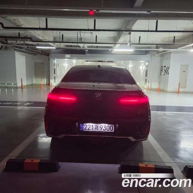 BMW 7 Series G70 — Фото автомобиля 4