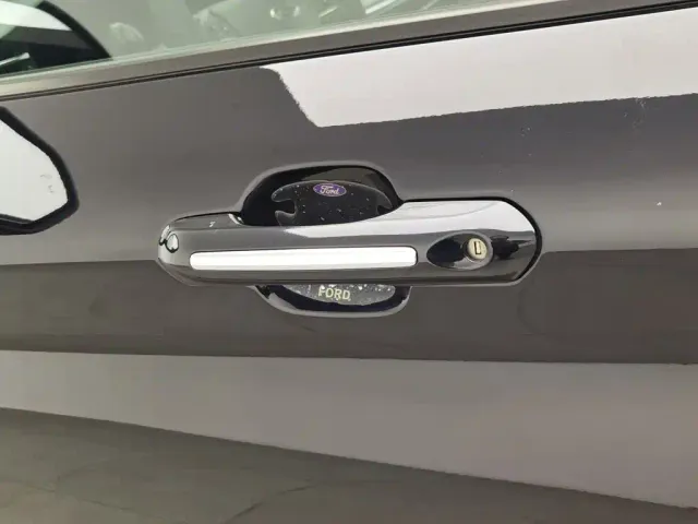 Ford Explorer — Фото автомобиля 18