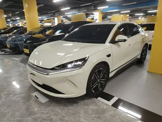 Фотография автомобиля — BYD Qin L