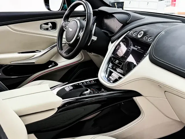 Aston Martin DBX — Фото автомобиля 13