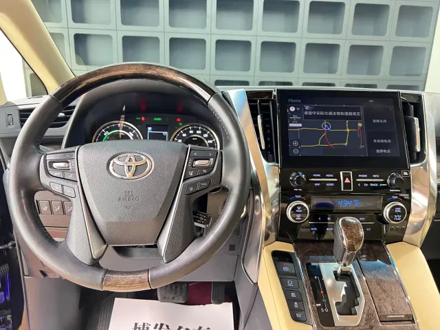Toyota Vellfire — Фото автомобиля 28