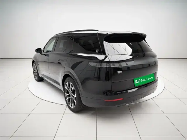 Lynk & Co 900 — Фото автомобиля 4