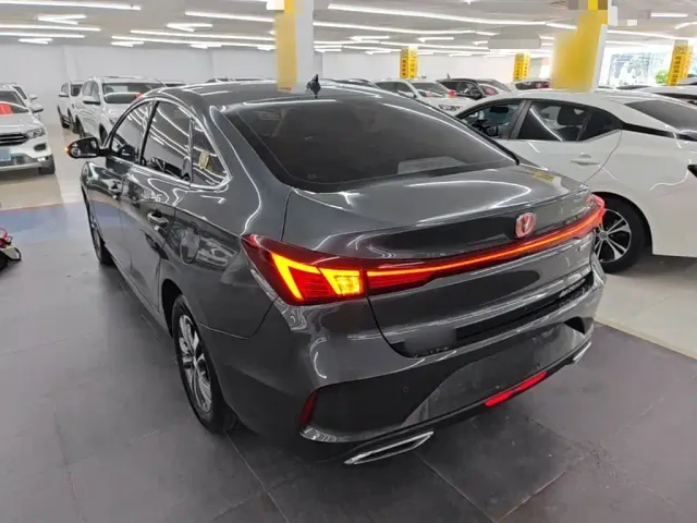 Changan Eado — Фото автомобиля 4