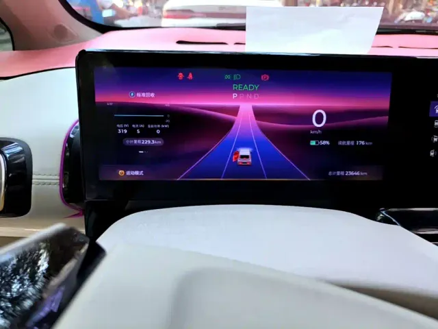 Baojun KiWi EV — Фото автомобиля 14