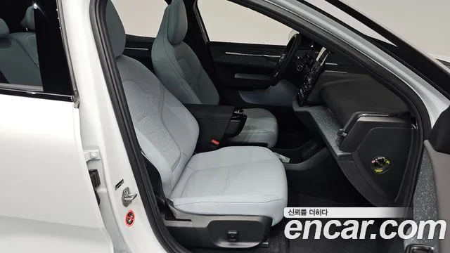 Volvo EX30 — Фото автомобиля 16