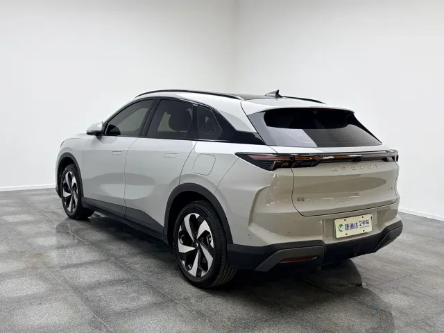 Arcfox Alpha T5 — Фото автомобиля 7
