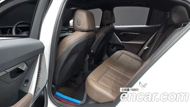 BMW 5-Series — Фото автомобиля 11