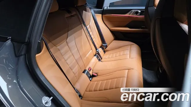 BMW i4 — Фото автомобиля 18