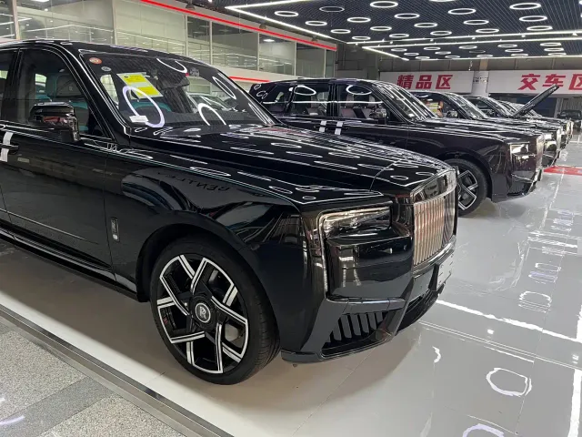 Rolls-Royce Cullinan — Фото автомобиля 24