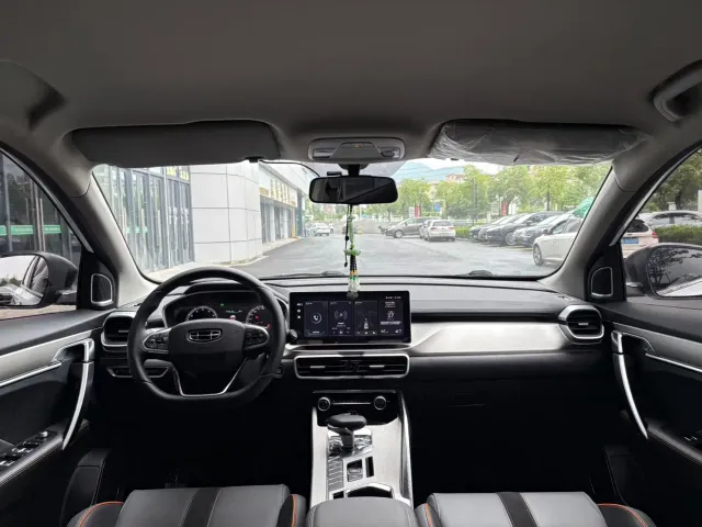 Geely Binyue — Фото автомобиля 11