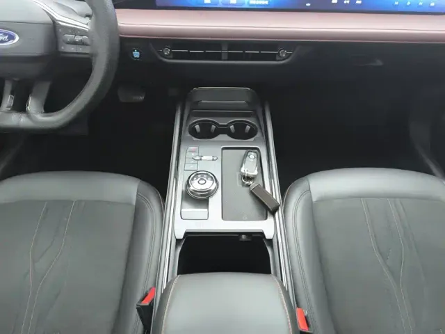 Ford Mondeo — Фото автомобиля 16