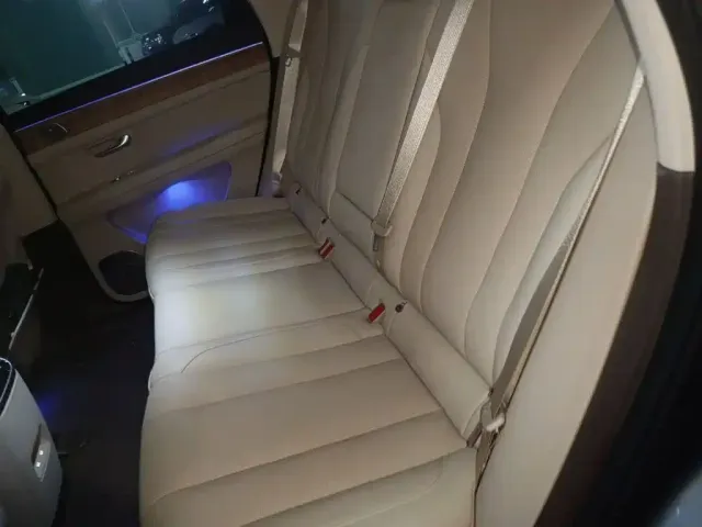 AITO Wenjie AITO M7 2024 1.5T RWD Plus 5-Seater — Фото автомобиля 18