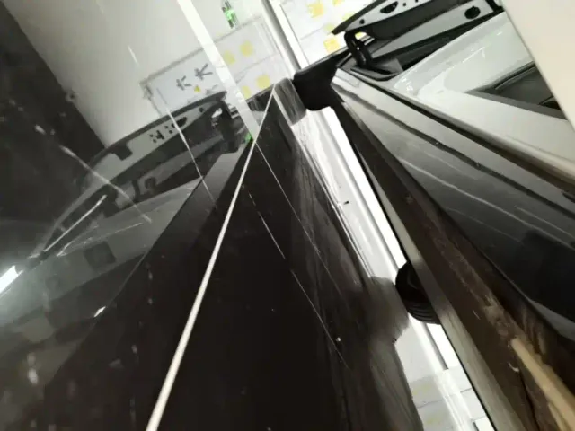 Li Auto MEGA — Фото автомобиля 20