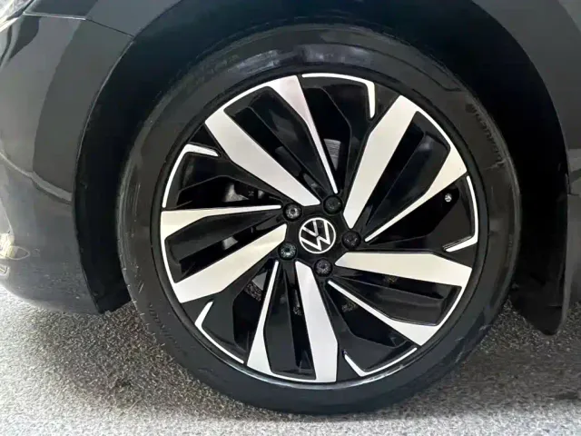 Volkswagen Passat — Фото автомобиля 6
