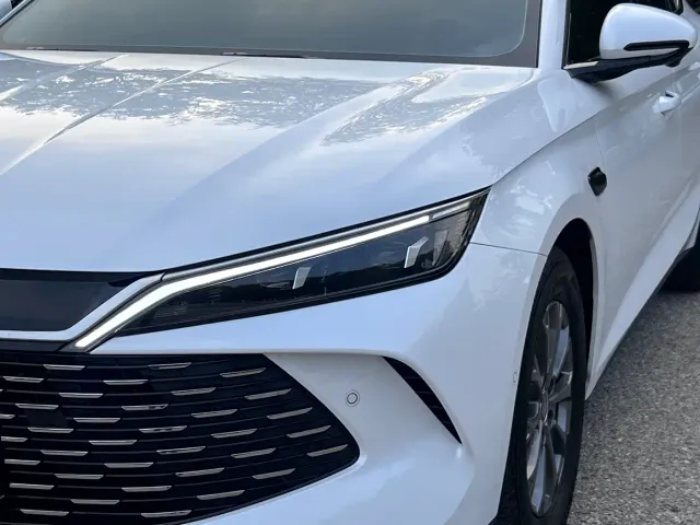 BYD Qin L — Фото автомобиля 24