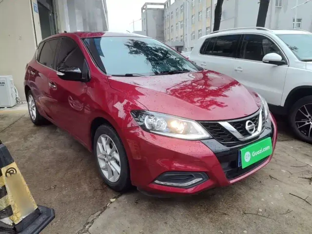 Nissan Tiida — Фото автомобиля 3