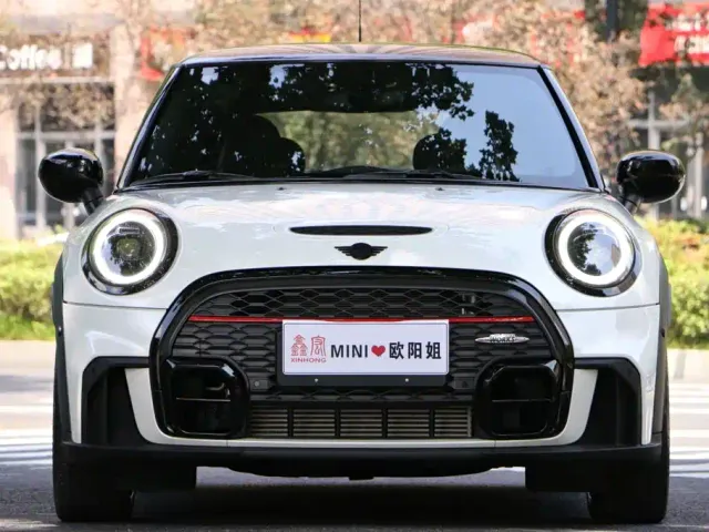 MINI Hatch — Фото автомобиля 2