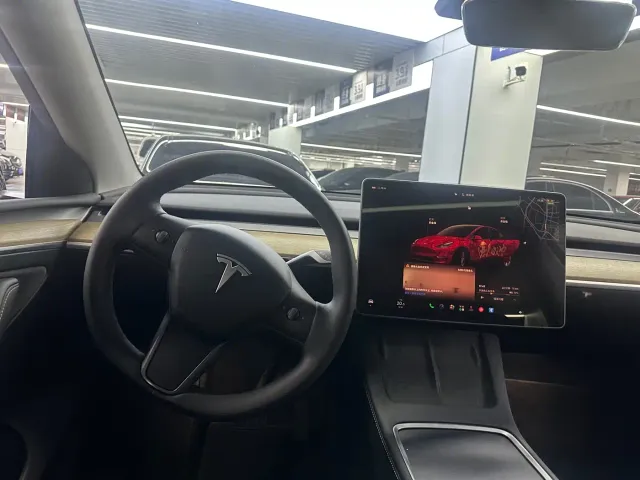 Tesla Model Y — Фото автомобиля 7