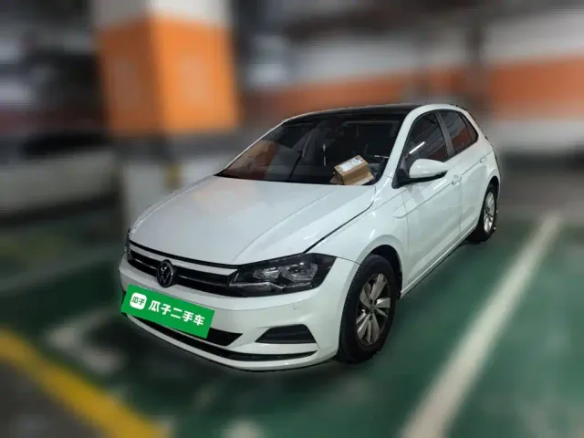 Фотография автомобиля — Volkswagen Polo