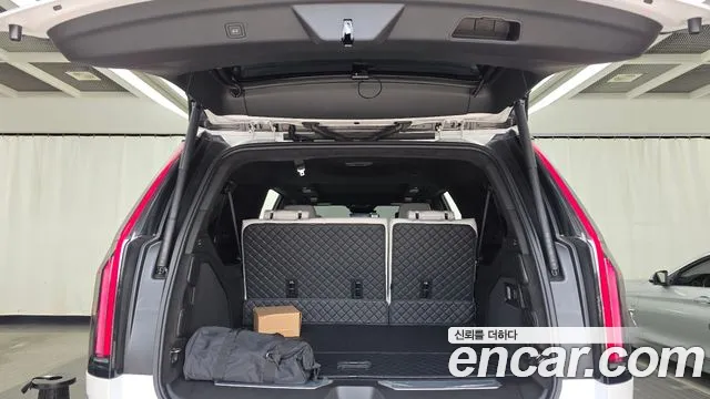 Cadillac Escalade Generation 5 — Фото автомобиля 20