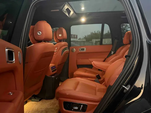Li Auto L8 — Фото автомобиля 4
