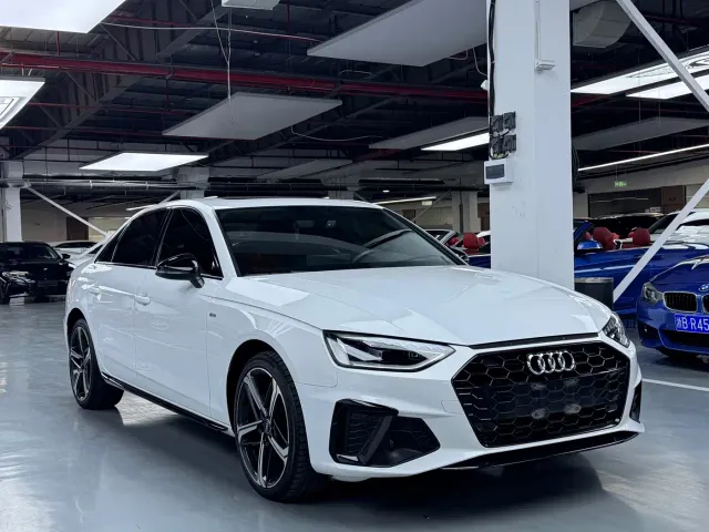 Audi A4L — Фото автомобиля 3