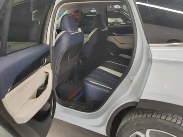 Geely Xingyue L — Фото автомобиля 11