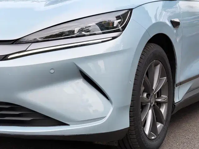 BYD Qin L — Фото автомобиля 10