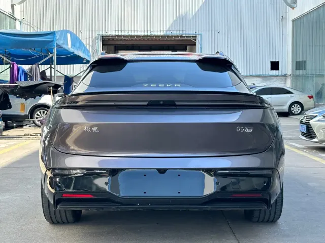 Zeekr 007 GT — Фото автомобиля 7