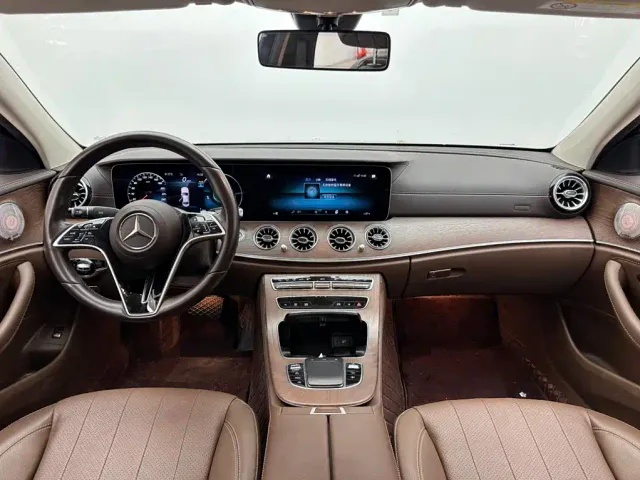 Mercedes-Benz E-Class — Фото автомобиля 10