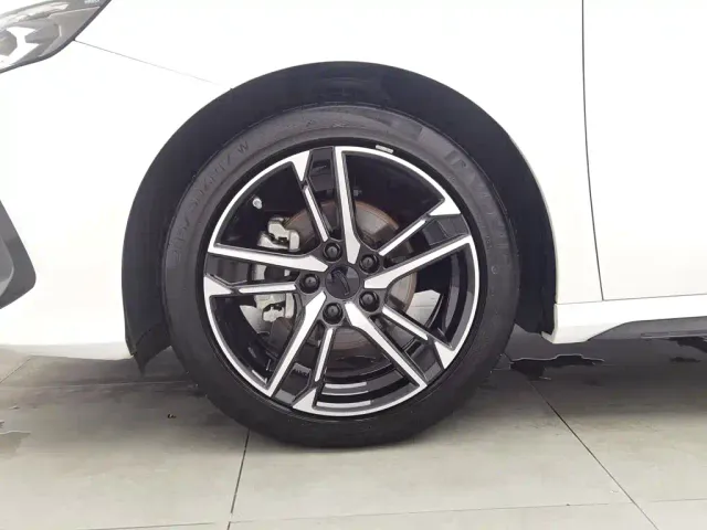 Geely Binrui — Фото автомобиля 17