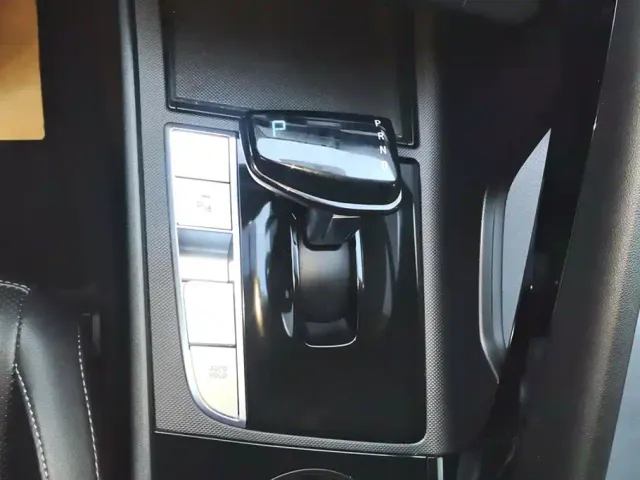 Hyundai Elantra — Фото автомобиля 16