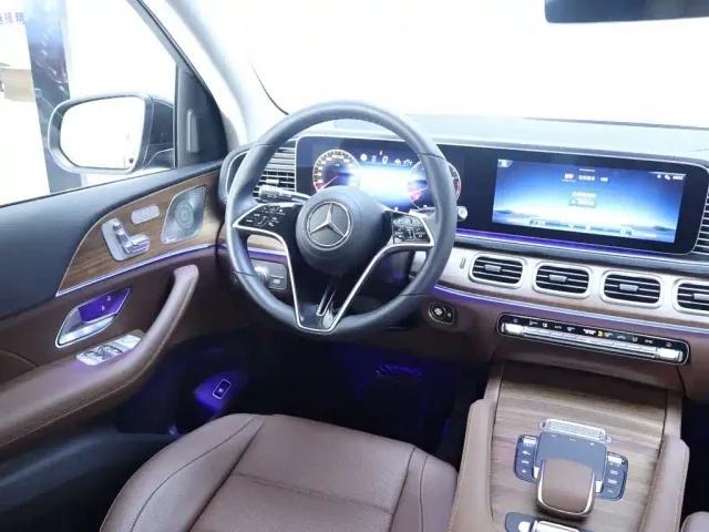 Mercedes-Benz GLE-Class — Фото автомобиля 14