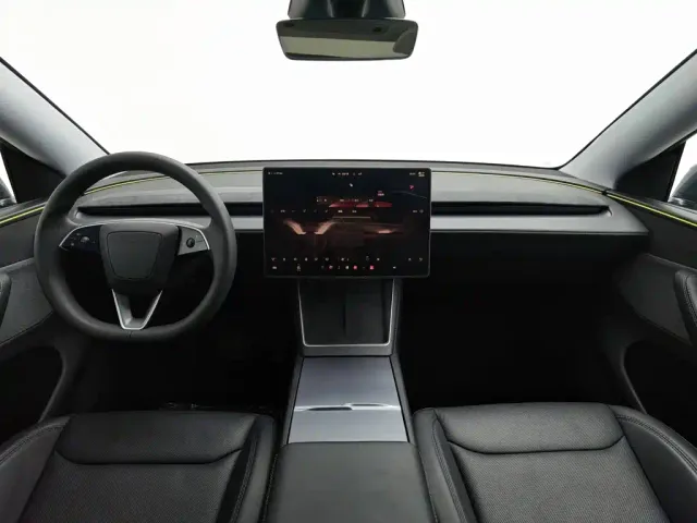 Tesla Model Y — Фото автомобиля 5
