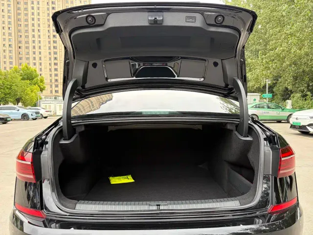 Volkswagen Passat — Фото автомобиля 17