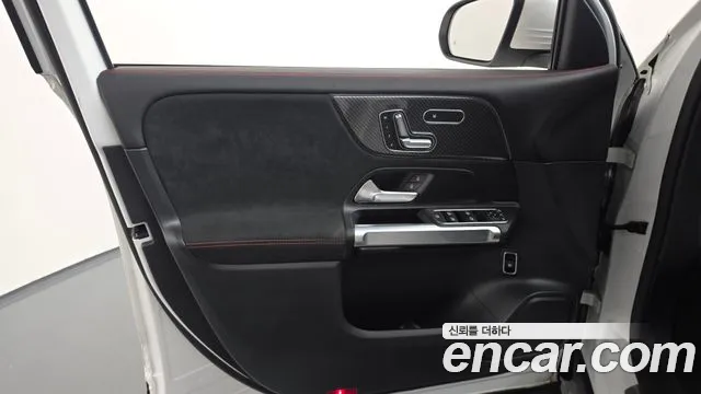 Mercedes-Benz GLB-Class — Фото автомобиля 22