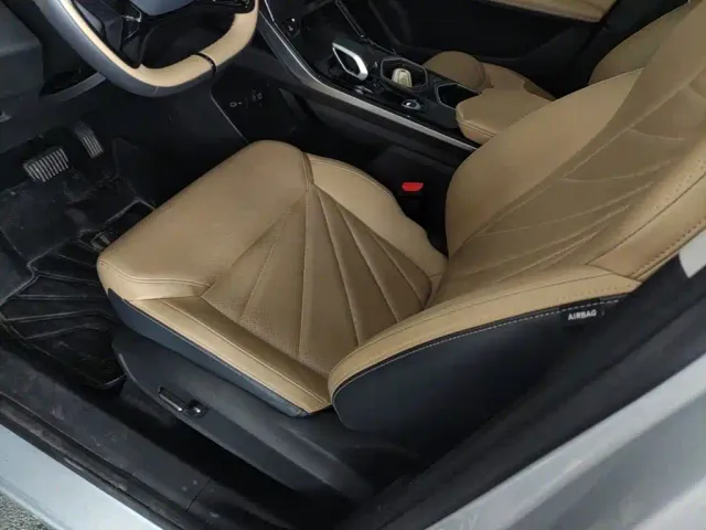 Geely Boyue L — Фото автомобиля 14
