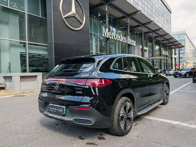 Mercedes-Benz EQE SUV — Фото автомобиля 13