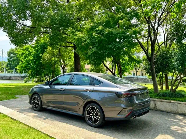 Geely Binrui — Фото автомобиля 6