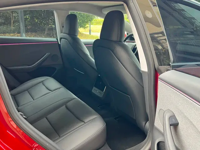 Tesla Model 3 — Фото автомобиля 15