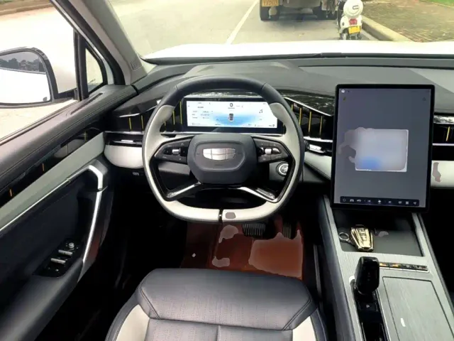 Geely Boyue L — Фото автомобиля 10