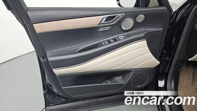 Genesis GV80 — Фото автомобиля 24