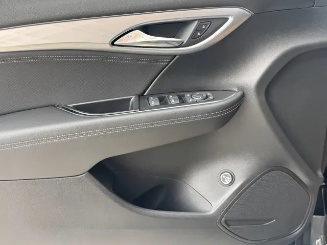 Buick Envision Plus — Фото автомобиля 7