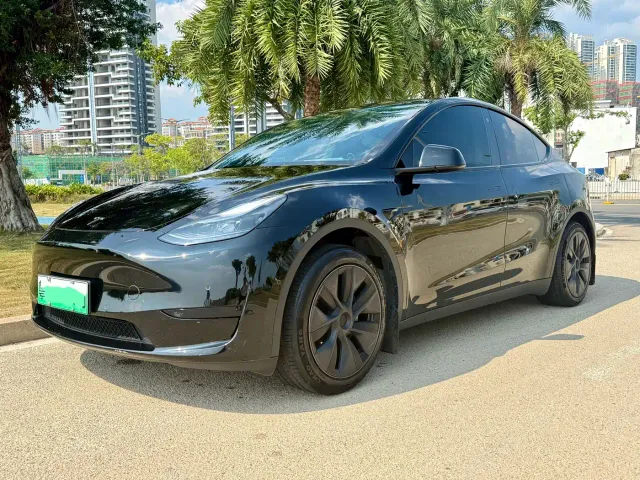 Фотография автомобиля — Tesla Model Y