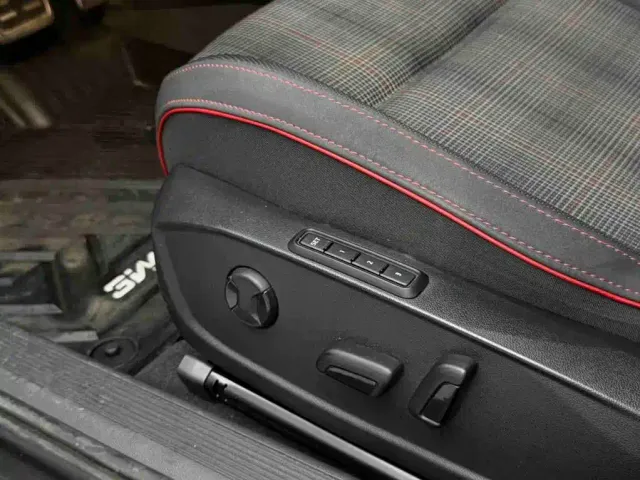 Volkswagen Golf GTI — Фото автомобиля 17
