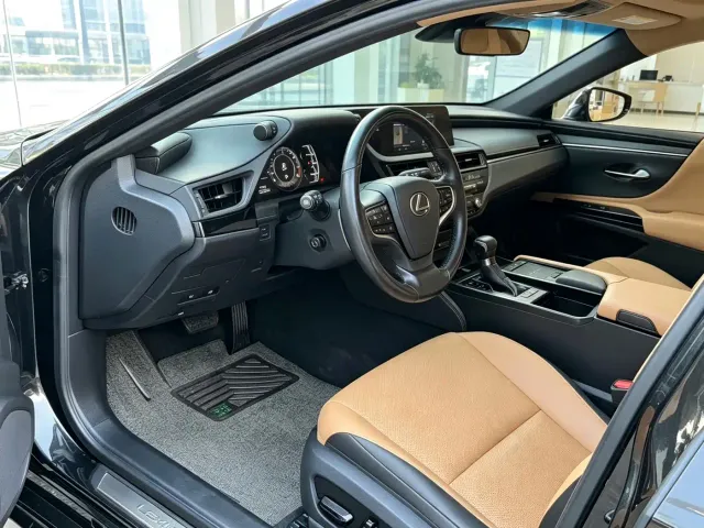 Lexus ES — Фото автомобиля 4
