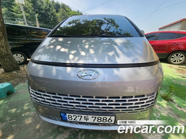 Фотография автомобиля — Hyundai Staria